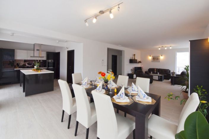 Image No.7-4 Bed Property for sale