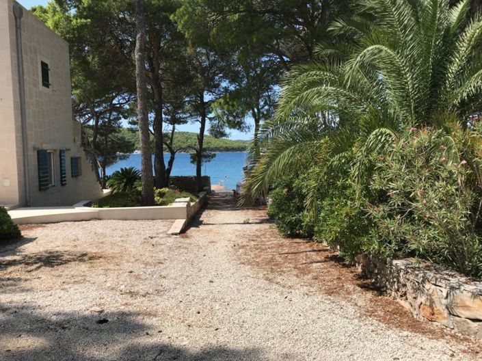 Image No.4-4 Bed Property for sale