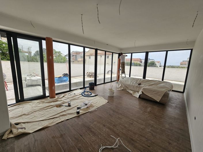 Image No.8-4 Bed Property for sale