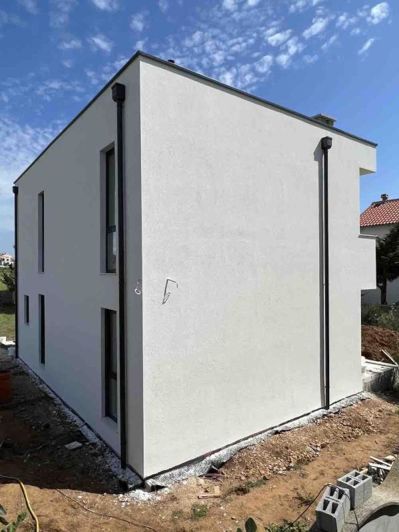 Image No.23-3 Bed Property for sale