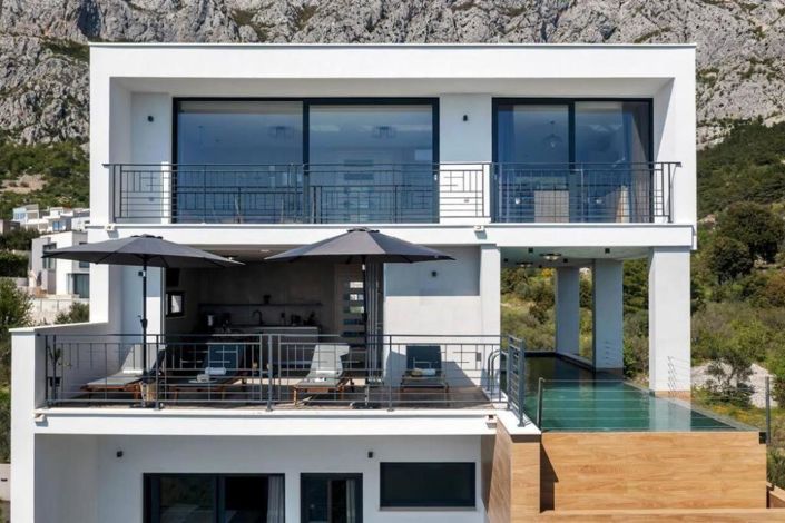 Image No.1-Propriété de 4 chambres à vendre à Makarska