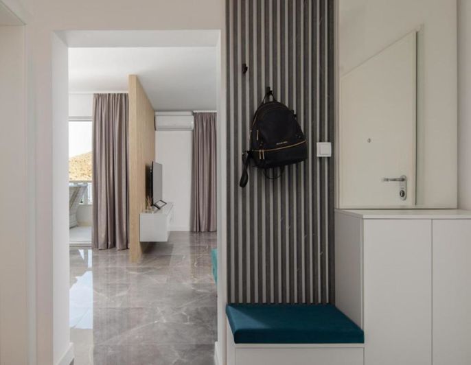 Image No.18-13 Bed Property for sale