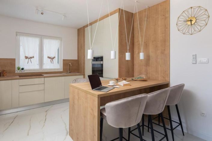 Image No.21-13 Bed Property for sale