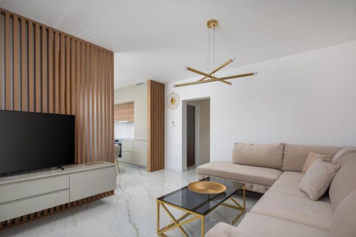 Image No.6-13 Bed Property for sale