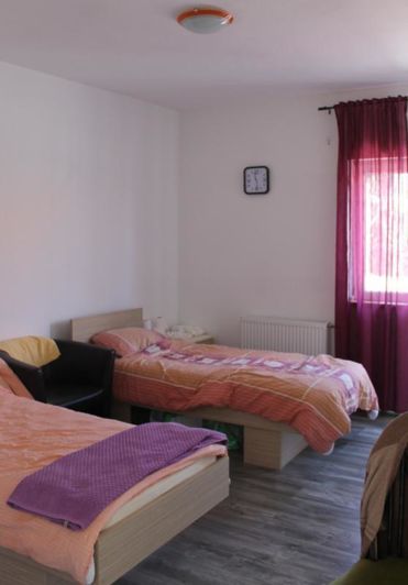 Image No.14-13 Bed Property for sale