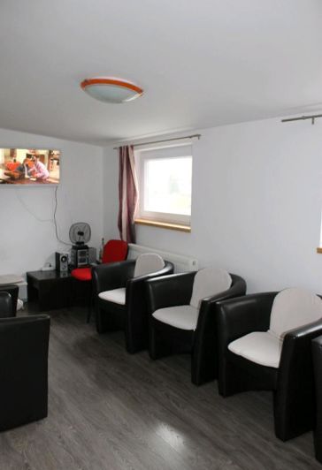 Image No.6-13 Bed Property for sale