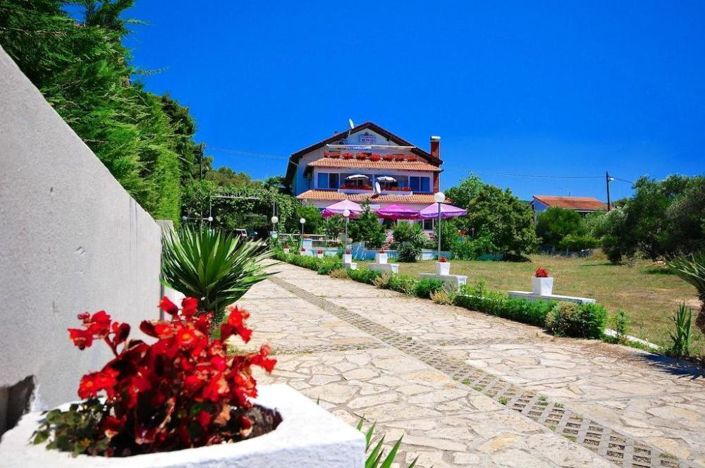 Image No.2-Propriété de 14 chambres à vendre à Sukošan