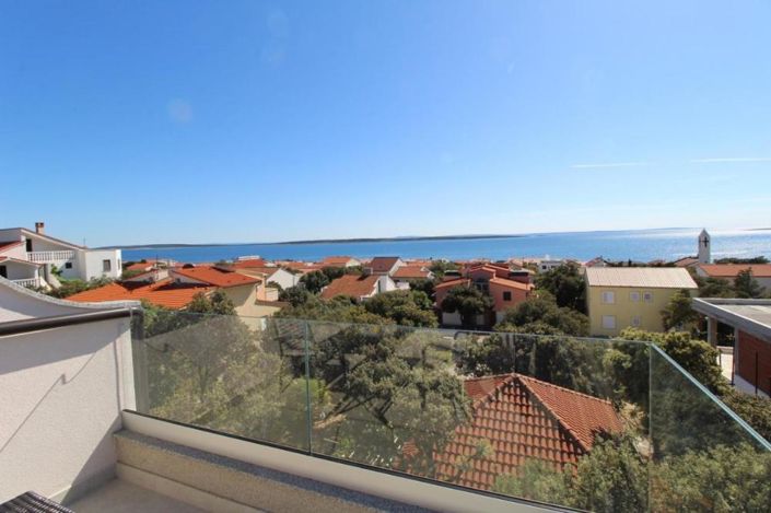 Image No.4-12 Bed Property for sale