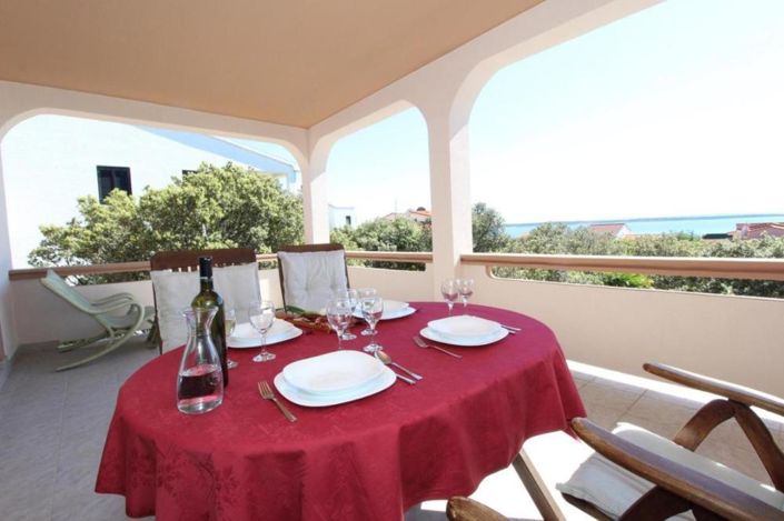 Image No.8-12 Bed Property for sale