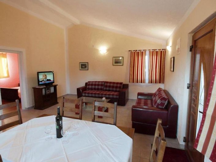 Image No.10-Propriété de 10 chambres à vendre à Vir