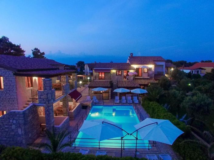 Image No.7-Propriété de 10 chambres à vendre à Vir