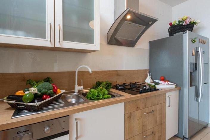 Image No.24-5 Bed Property for sale