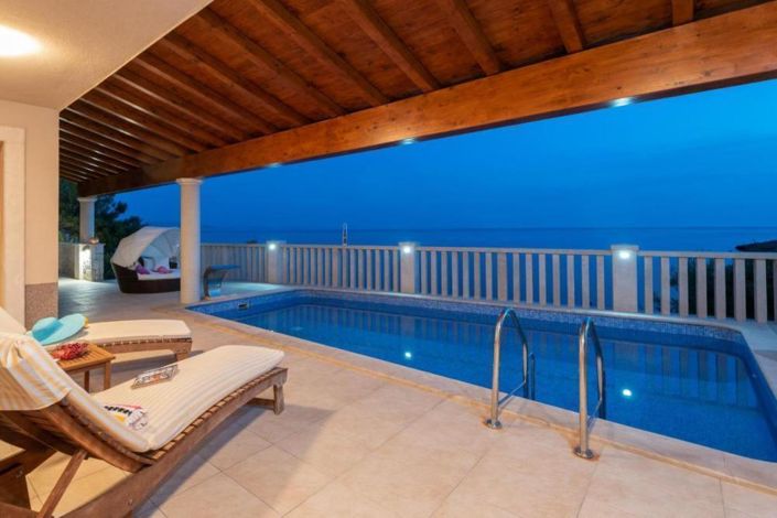 Image No.6-5 Bed Property for sale