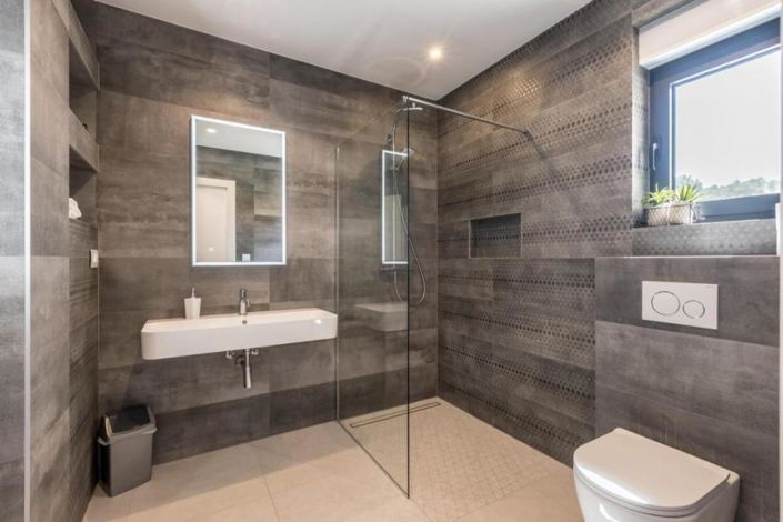 Image No.16-3 Bed Property for sale