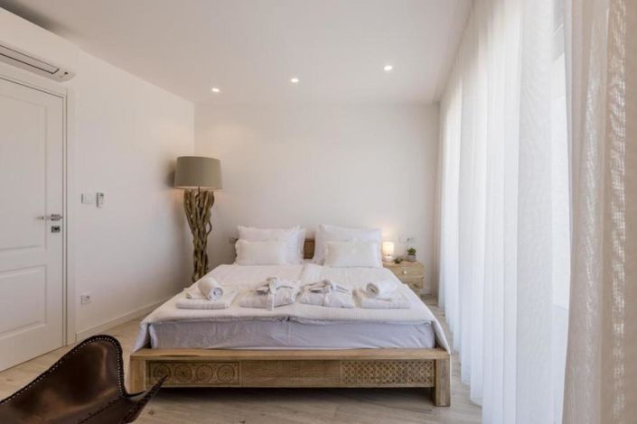 Image No.18-3 Bed Property for sale