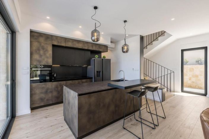 Image No.21-3 Bed Property for sale