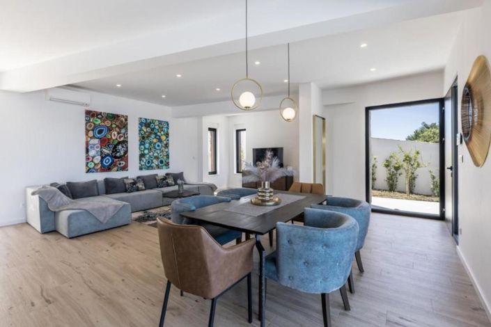 Image No.22-3 Bed Property for sale