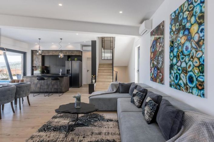 Image No.25-3 Bed Property for sale