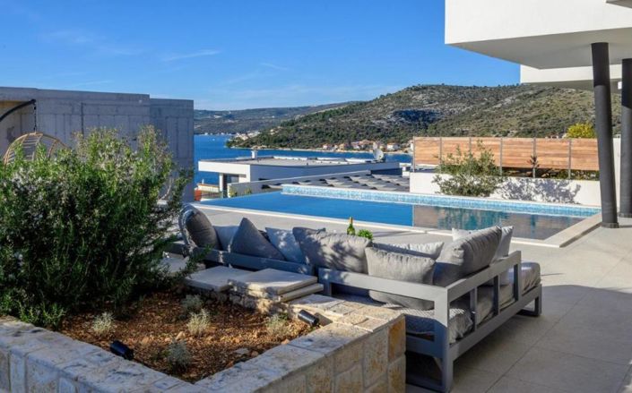 Image No.6-3 Bed Property for sale