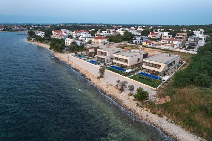 Image No.7-4 Bed Property for sale