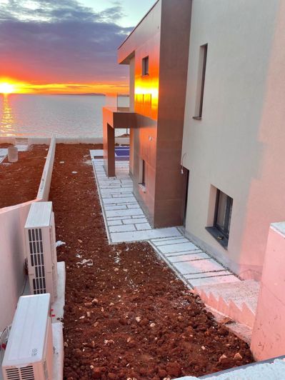 Image No.15-4 Bed Property for sale