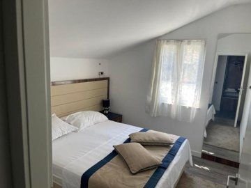93835-457352