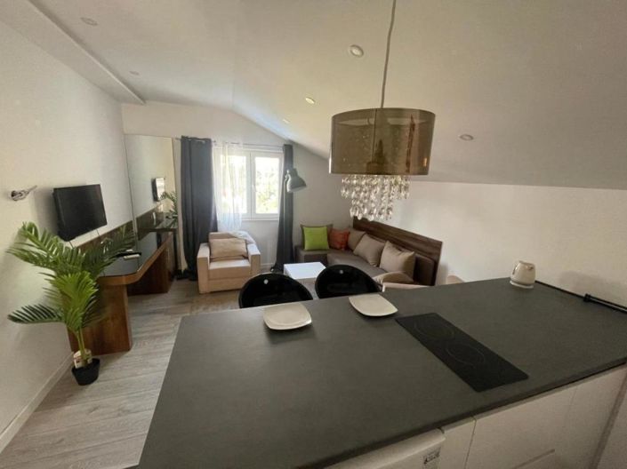 Image No.14-5 Bed Property for sale