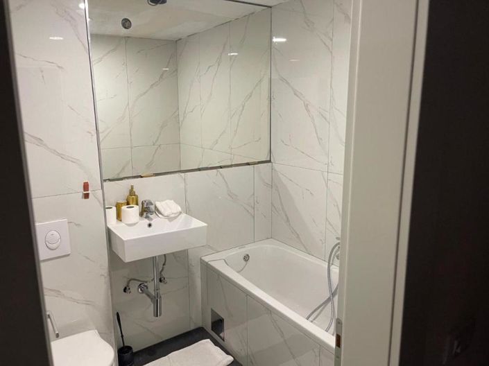 Image No.16-5 Bed Property for sale