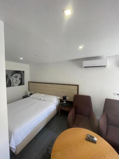 Image No.19-5 Bed Property for sale