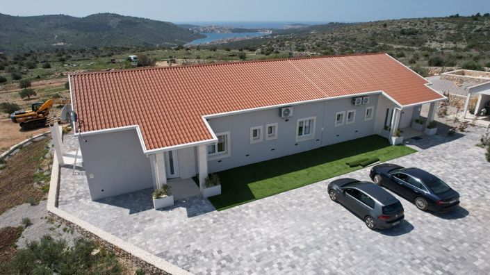 Image No.5-6 Bed Property for sale