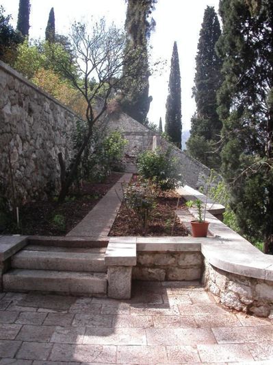 Image No.15-9 Bed Property for sale