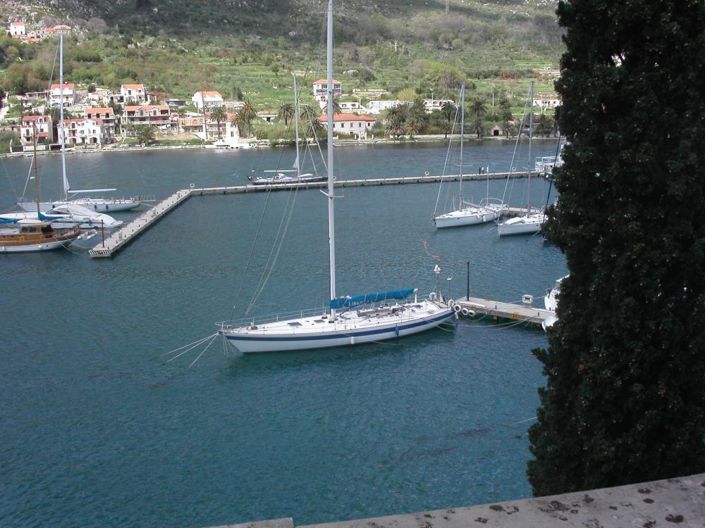 Image No.24-9 Bed Property for sale