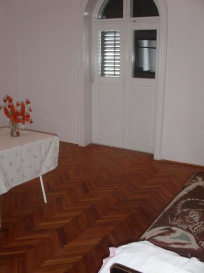 Image No.25-9 Bed Property for sale