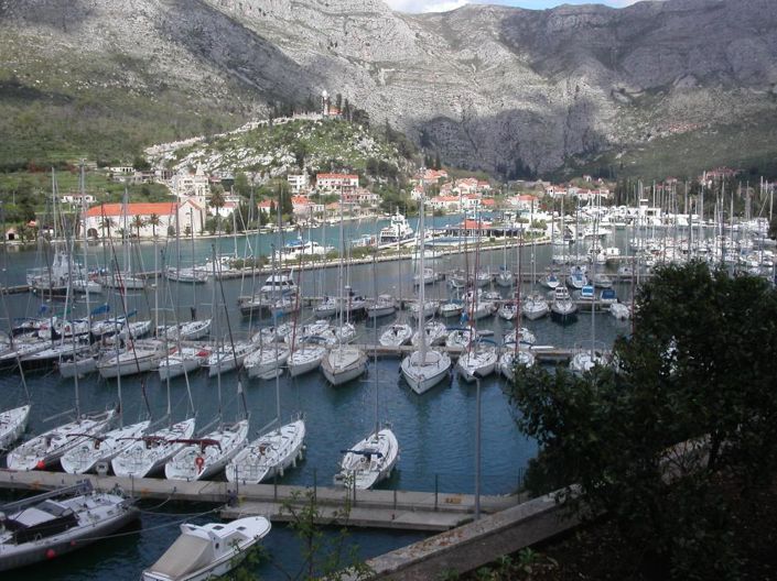 Image No.4-9 Bed Property for sale