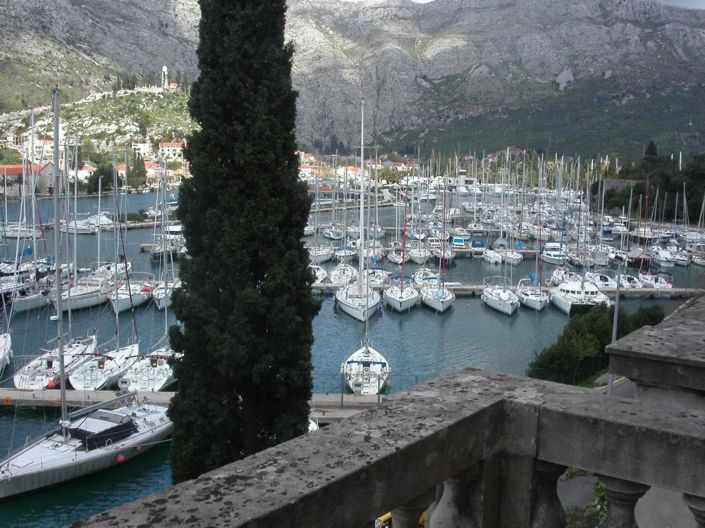 Image No.8-9 Bed Property for sale