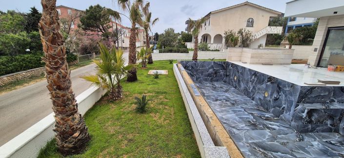 Image No.14-3 Bed Property for sale