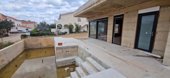 Image No.3-3 Bed Property for sale