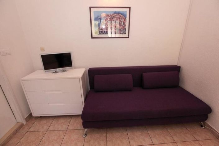 Image No.10-7 Bed Property for sale