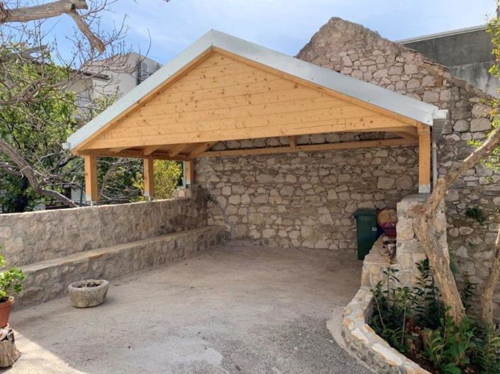 Image No.11-7 Bed Property for sale