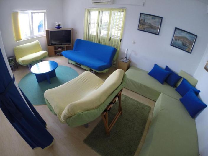 Image No.16-7 Bed Property for sale