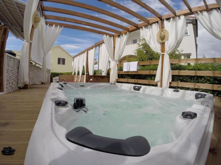 Image No.19-7 Bed Property for sale