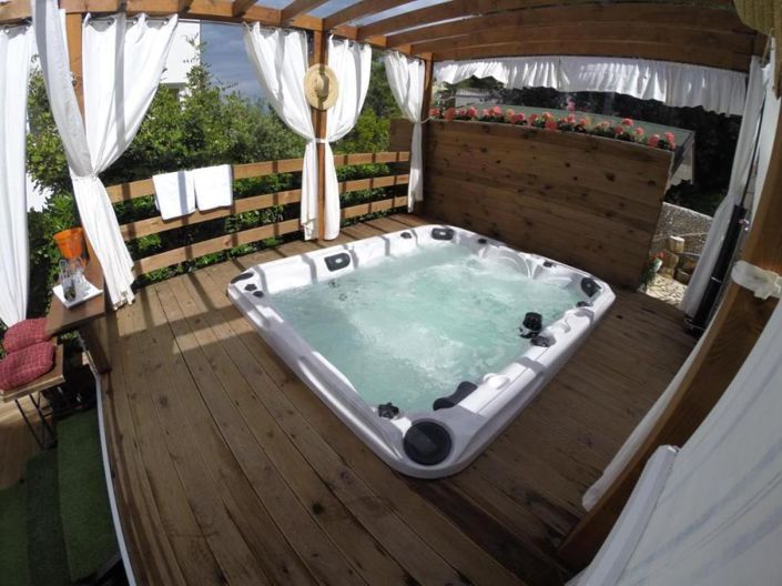 Image No.20-7 Bed Property for sale