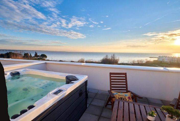 Image No.1-5 Bed Property for sale