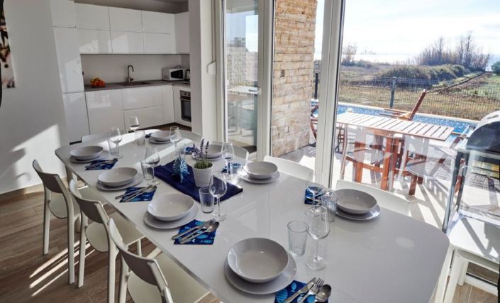 Image No.16-5 Bed Property for sale