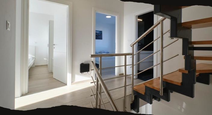 Image No.18-5 Bed Property for sale