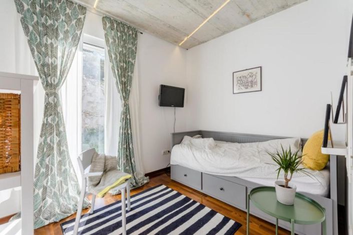 Image No.12-4 Bed Property for sale