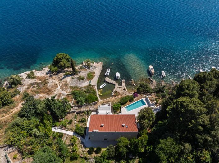Image No.1-5 Bed Property for sale