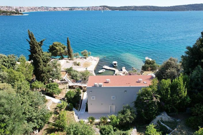 Image No.13-5 Bed Property for sale