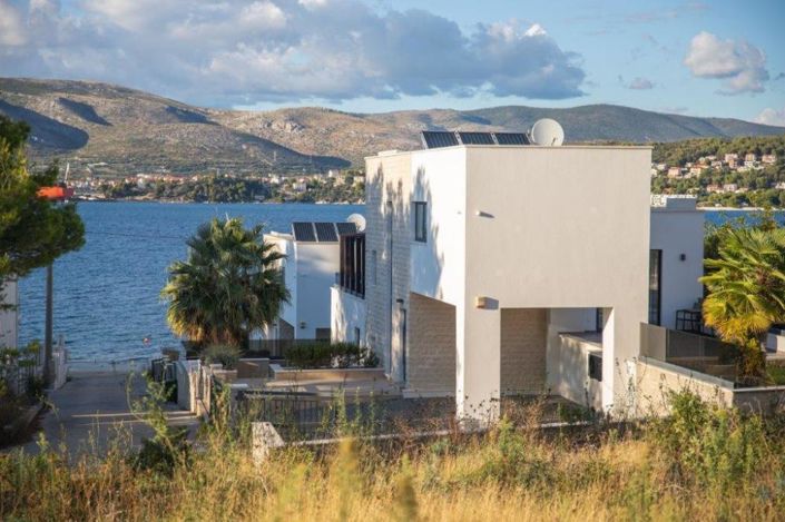 Image No.22-6 Bed Property for sale