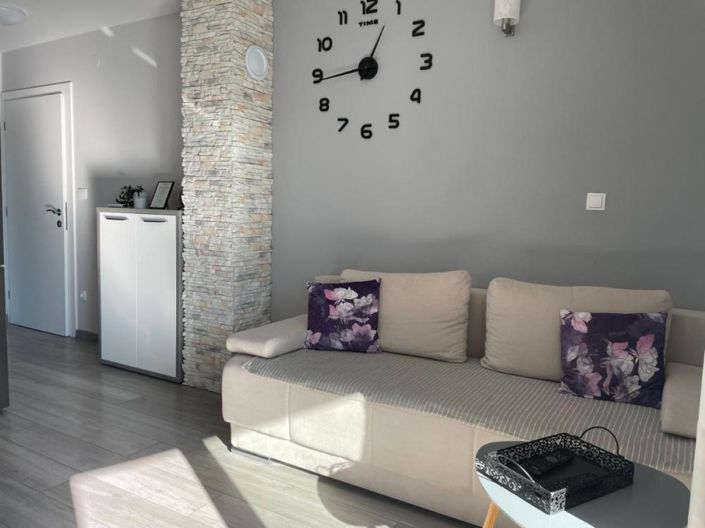 Image No.19-8 Bed Property for sale